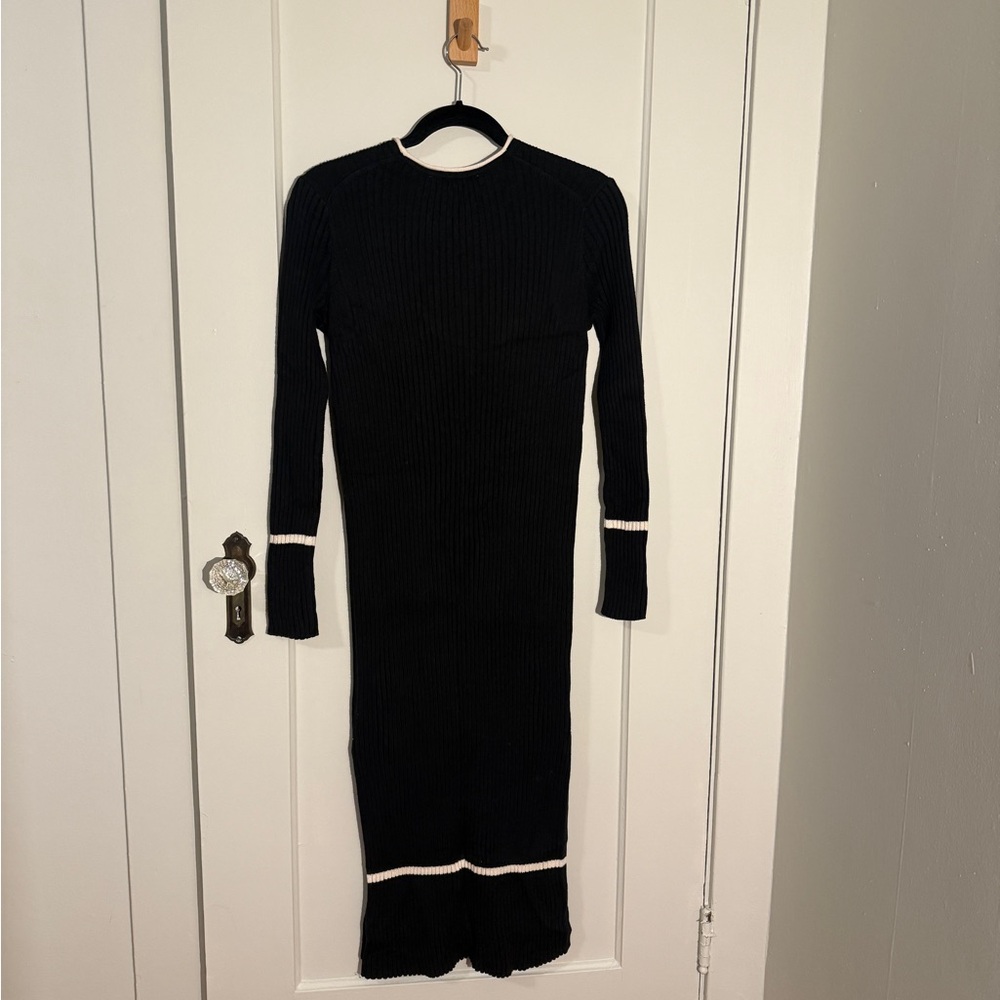 Everlane Black Long Sleeve Dress with White Accents - Picture 3 of 3